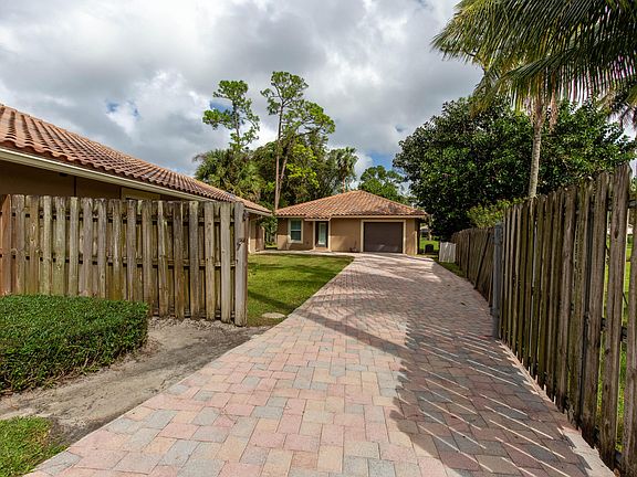 3rd image of 352 Window Rock Dr