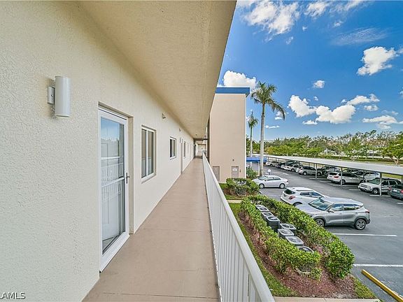 3rd image of 14801 Park Lake Dr APT 202
