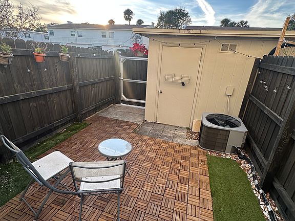 3rd image of 4515 La Carmen Ct