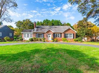 731 9th St NW, Hickory, NC 28601
