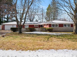 16172 Brookwood Dr, Buchanan, MI 49107