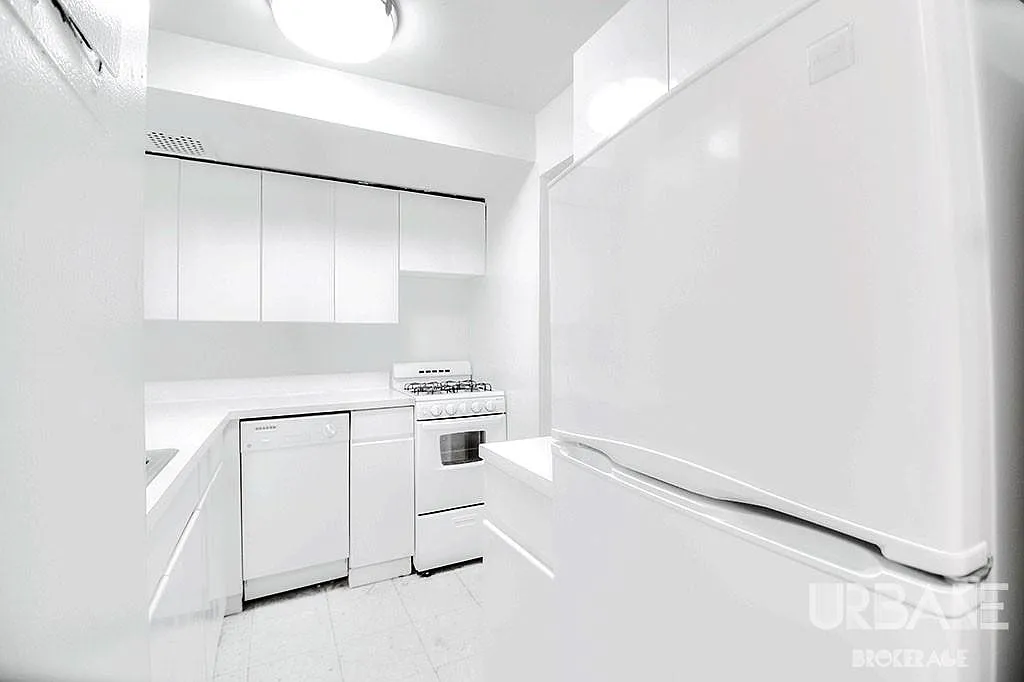 35 Grove Street — Photo 3