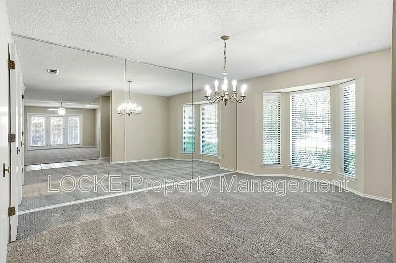 3 bed, 2.0 bath, 1846 sqft, $2,195 — Photo 4