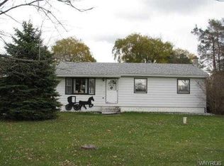 699 Ransom Rd, Lancaster, NY 14086