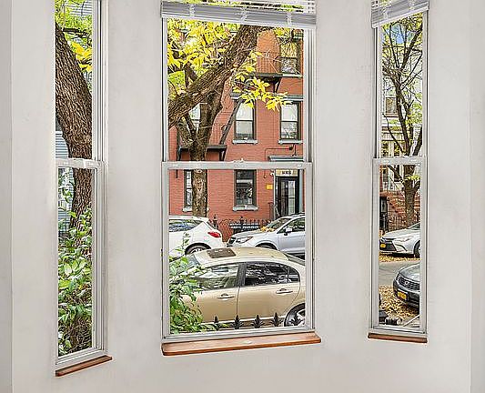 5th image of 83 1/2 India St