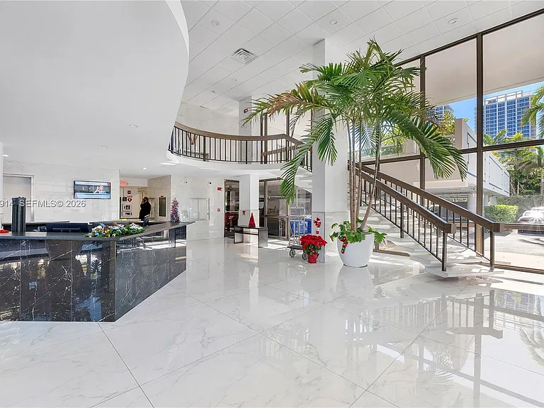 336 N Birch Rd #PENTHOUSE — Photo 45