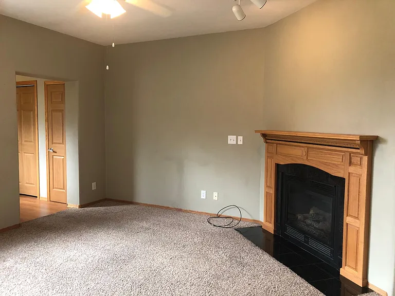 603 Utica St — Photo 8