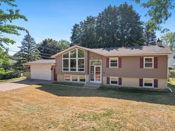 1836 Woodcrest Dr, Saint Paul, MN 55119