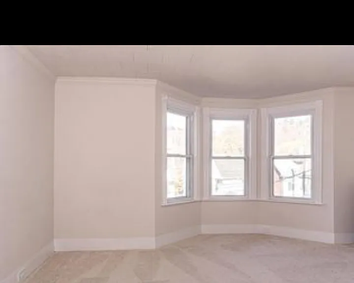 624 E Broad St — Photo 13
