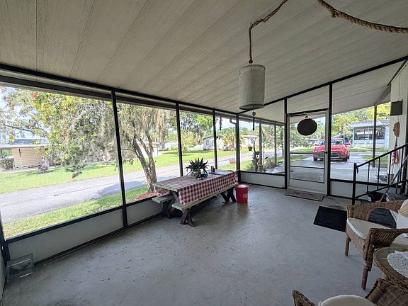 4th image of 4370 Tyrone Ave