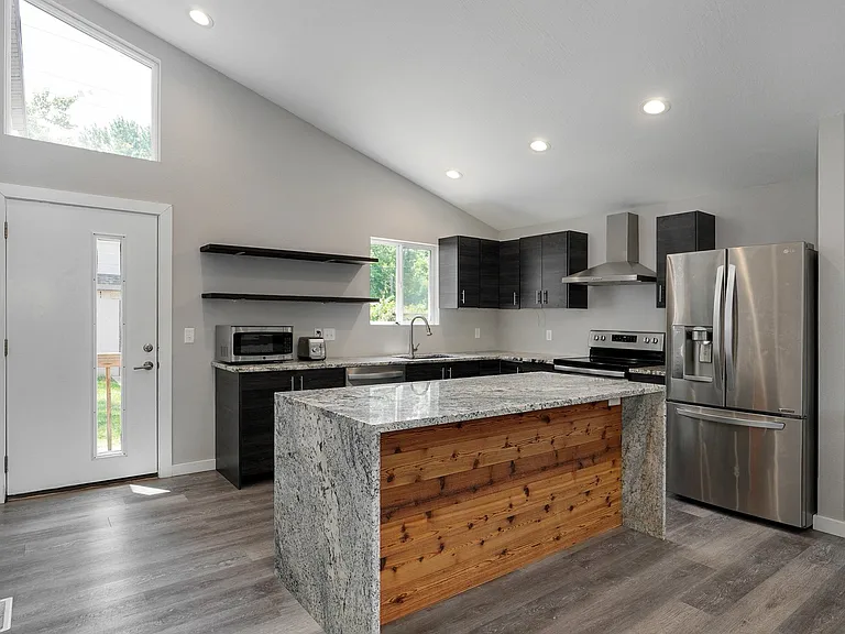 653 S Fairway Ave — Photo 11