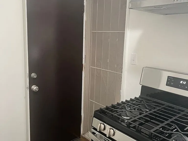 13840 Christine Dr — Photo 18