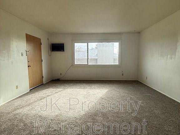 5th image of 1223 Smelter Ave NE APT 4