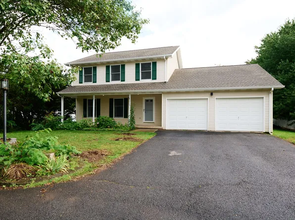 3017 Fairchild Ln, State College, PA 16801