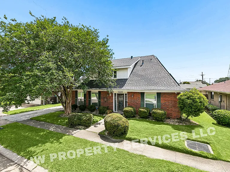 3228 Lake Trail Dr — Photo 1