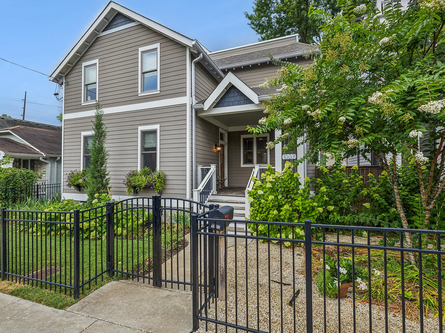 4 bed, 3.5 bath, 3000 sqft, $6,500 — Photo 2