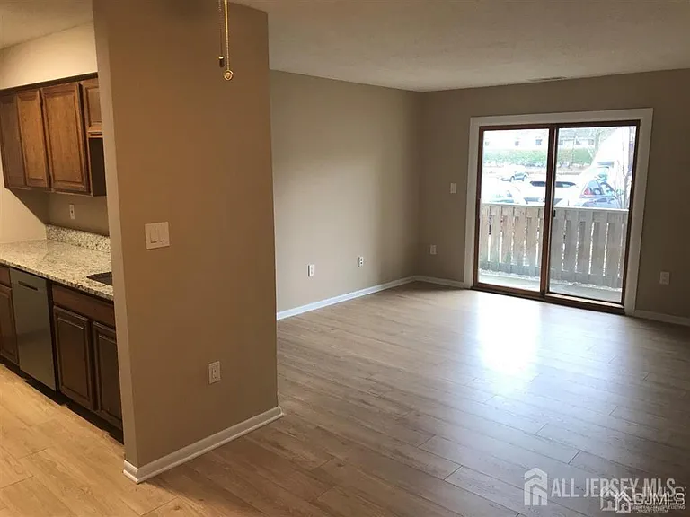 4811 Ravens Crest Dr — Photo 4