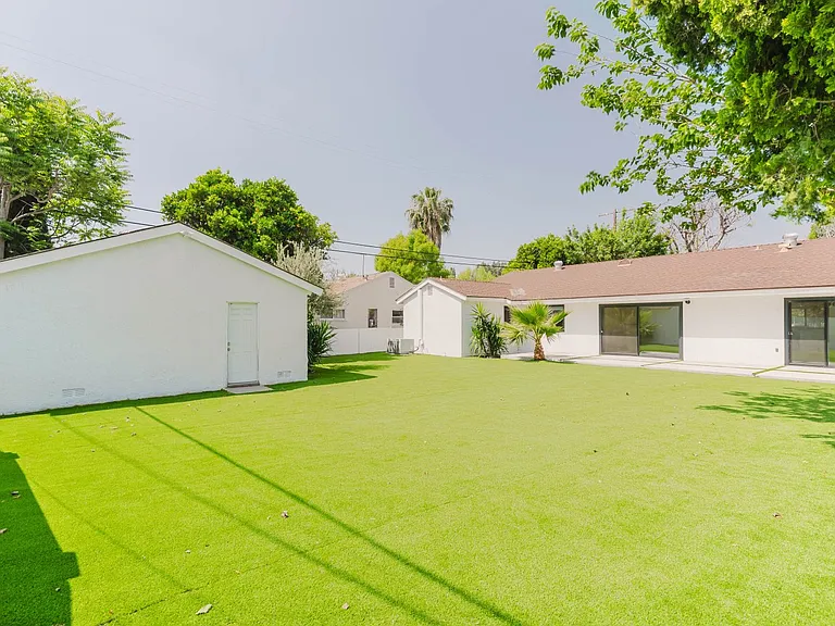 8400 Chimineas Ave — Photo 30