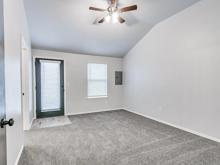 826 Chase Way — Photo 22