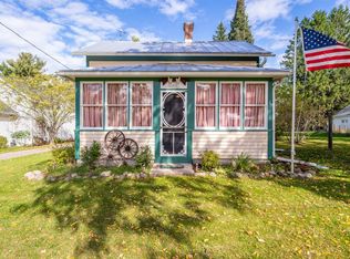 345 Water St, Iola, WI 54945