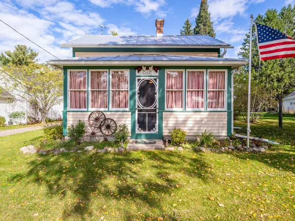 345 Water St, Iola, WI 54945