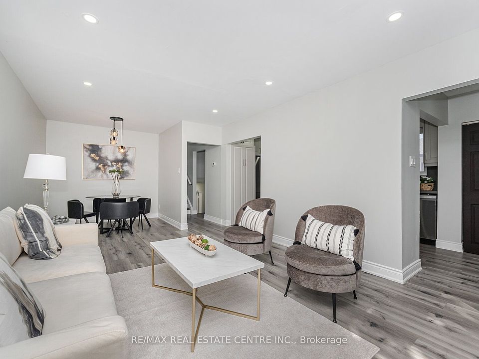 1st image of 34 Windermere Ct