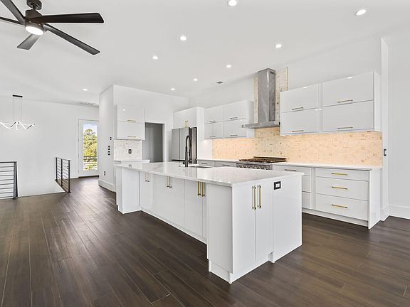 5th image of 42 Enclave Pl