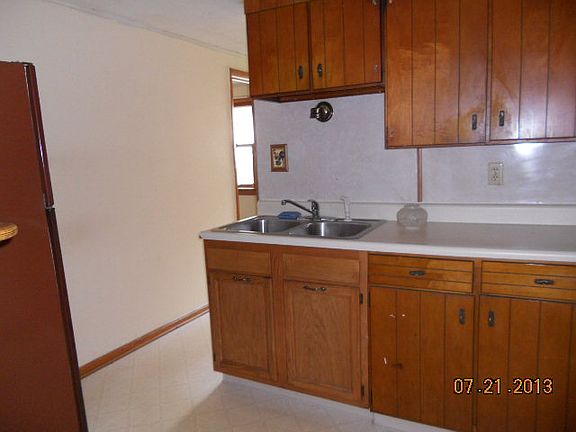 4th image of 231 Prospect St