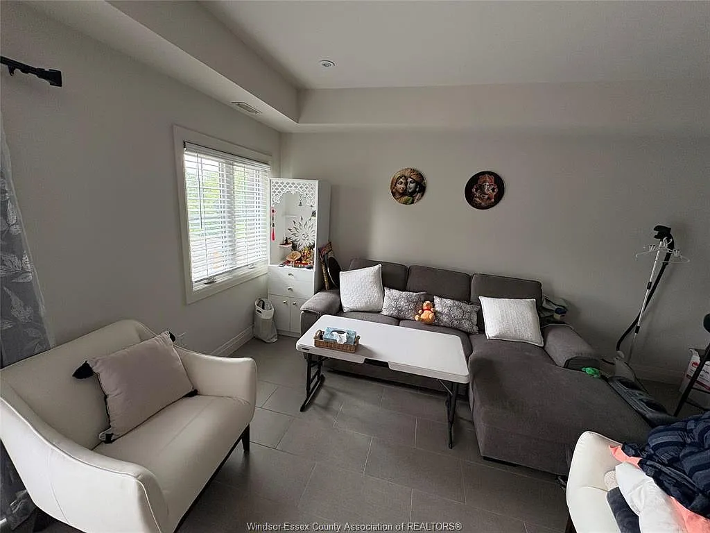 2 bed, 1200 sqft, $2,400 — Photo 1