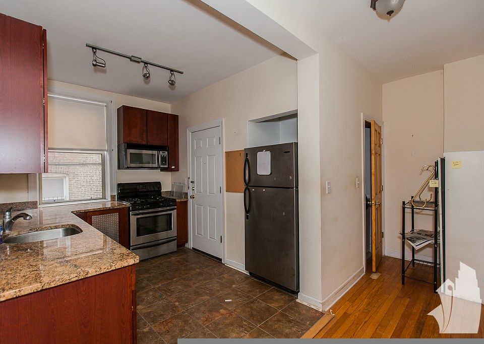 1st image of 1940 W Leland Ave #2