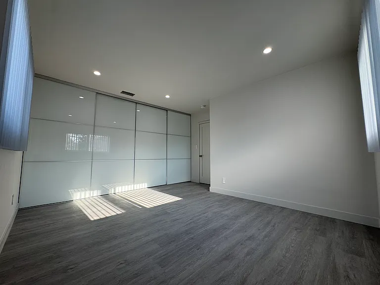 1118 S Holt Ave #5B — Photo 17