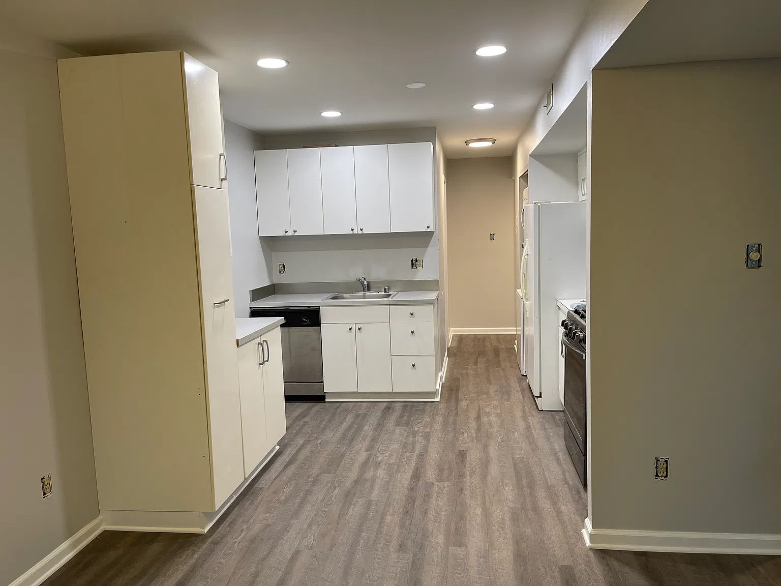2 bed, 991 sqft, $2,195 — Photo 3