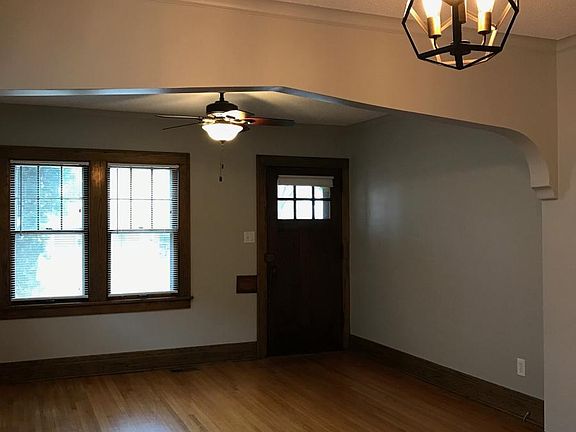 4th image of 3903 28th Ave S #2