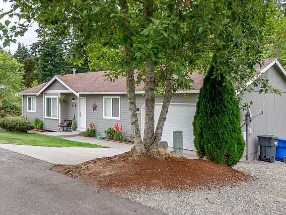 3rd image of 7702 179th Avenue Pl E