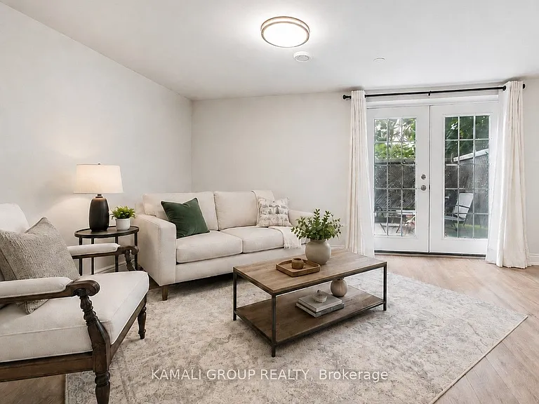 580 Capilano Cres #BASEMENT — Photo 1