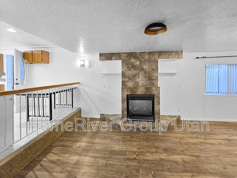 1 bed, 1.0 bath, 2434 sqft, $1,500 — Photo 3