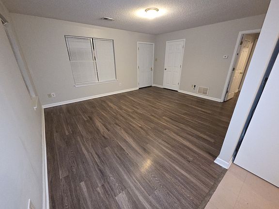 3rd image of 108 Hines Blvd APT D