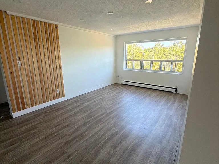 280 Lorne Ave #23 — Photo 3