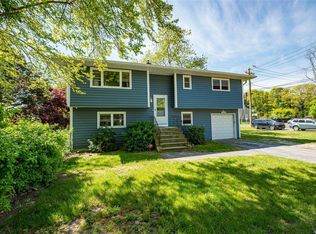 4 Francis Landau Pl, Shirley, NY 11967