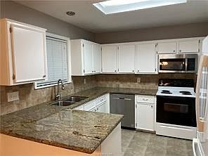 4th image of 4017 Windfree Dr