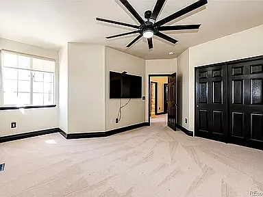 3383 Mount Royal Dr — Photo 22