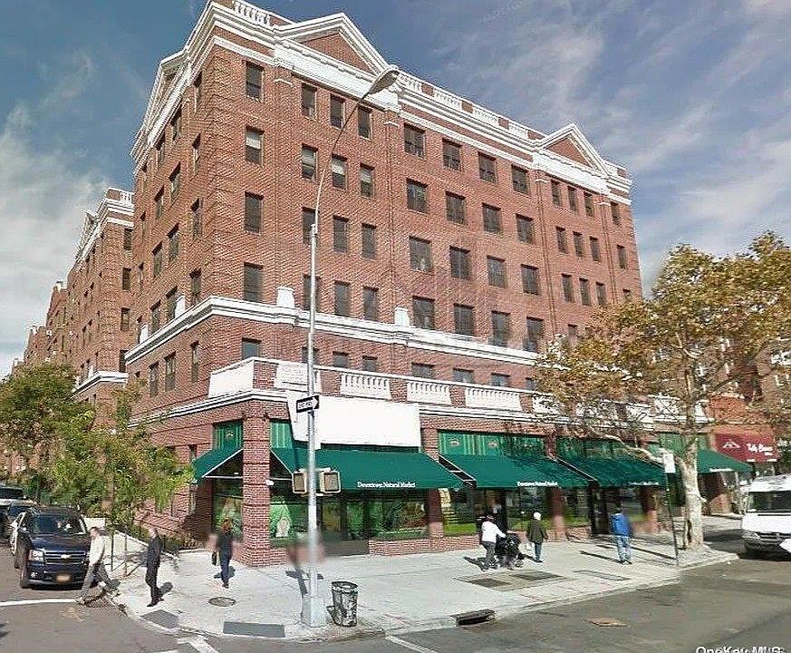 1st image of 84-01 37th Avenue #303