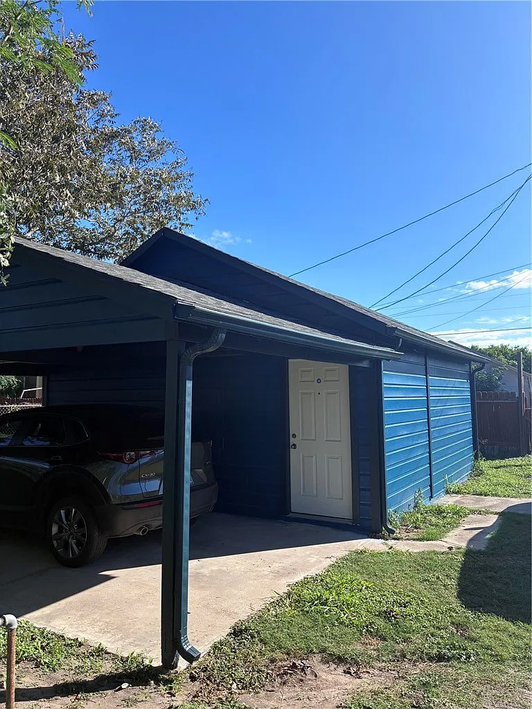 1 bed, 1.0 bath, 440 sqft, $700 — Photo 1