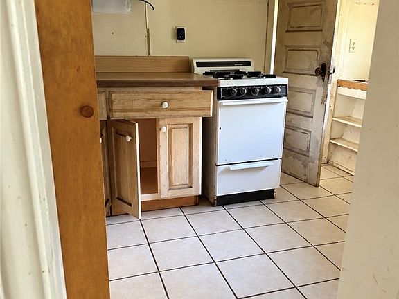 4th image of 322 Pueblo Trl