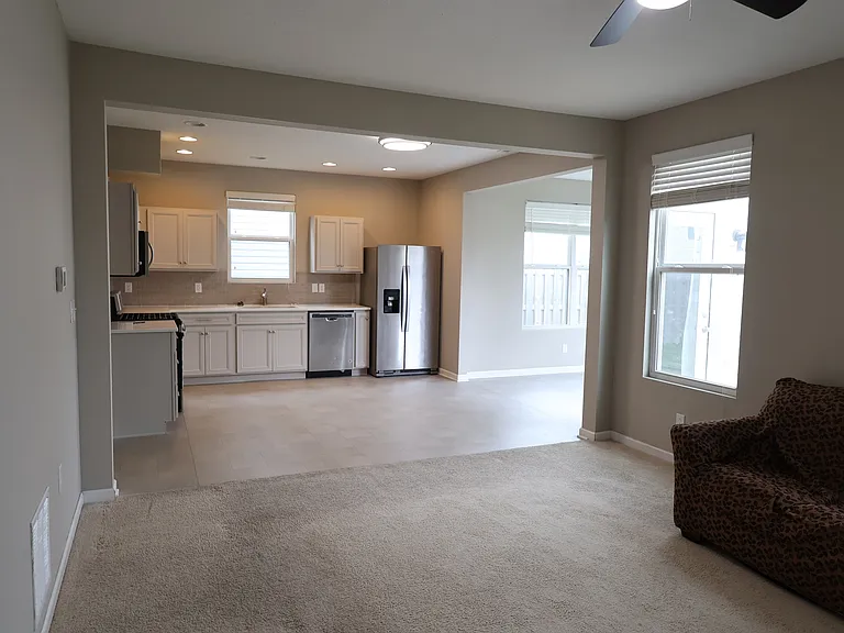 1899 Lakecrest Dr — Photo 20