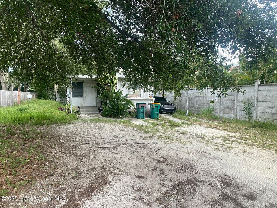 2nd image of 1505 Seneca Dr