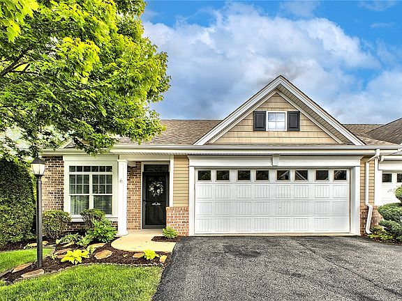 2nd image of 1001 Coronet Ln