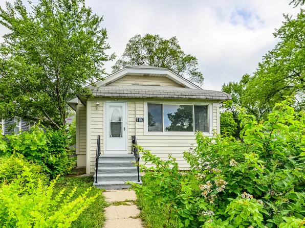 1102 Massena Ave, Waukegan, IL 60085