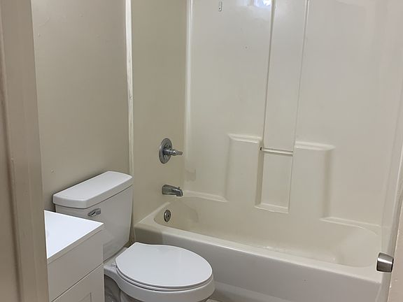 4th image of 137 Sumner Top Ln #11272959