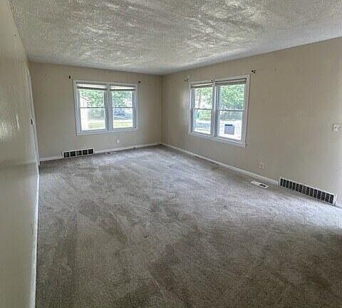 2nd image of 815 Woodbine Ave